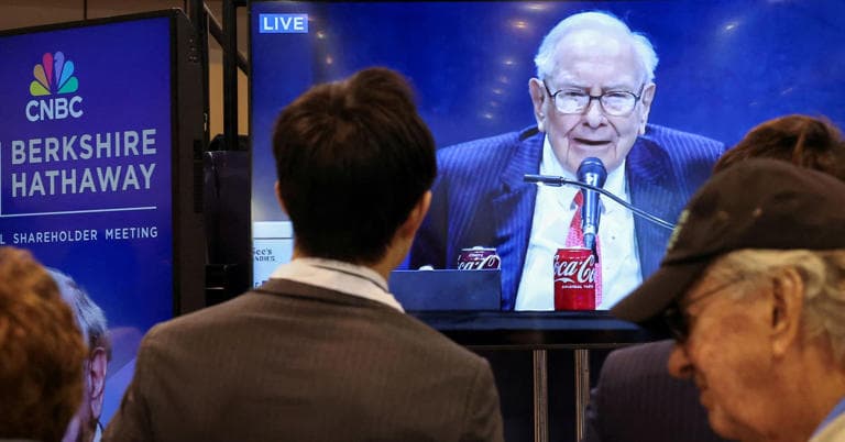 Warren Buffett en junta anual de Berkshire Hathaway 2025