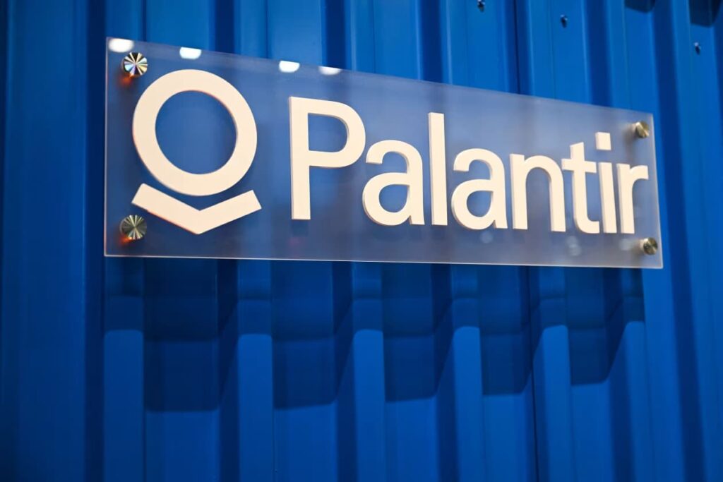 Palantir crecimiento acciones impulsado por inteligencia artificial